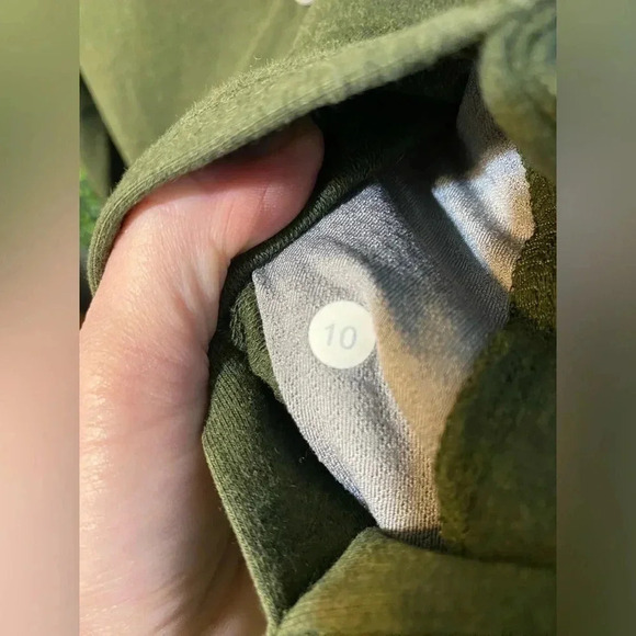 Lululemon Fireside Scuba Hoodie Jacket Cable Knit Detail - Size 10 in Olive - Picture 5 of 9